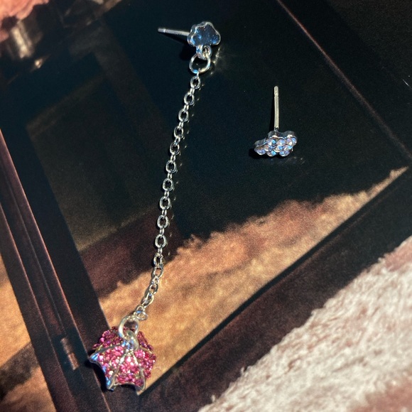 Asymmetrical Umbrella Cloud Sterling Silver Stud - Picture 3 of 4